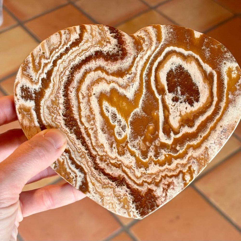 Honey Onyx Heart Dish 🧡 – Natural Stone from Mexico